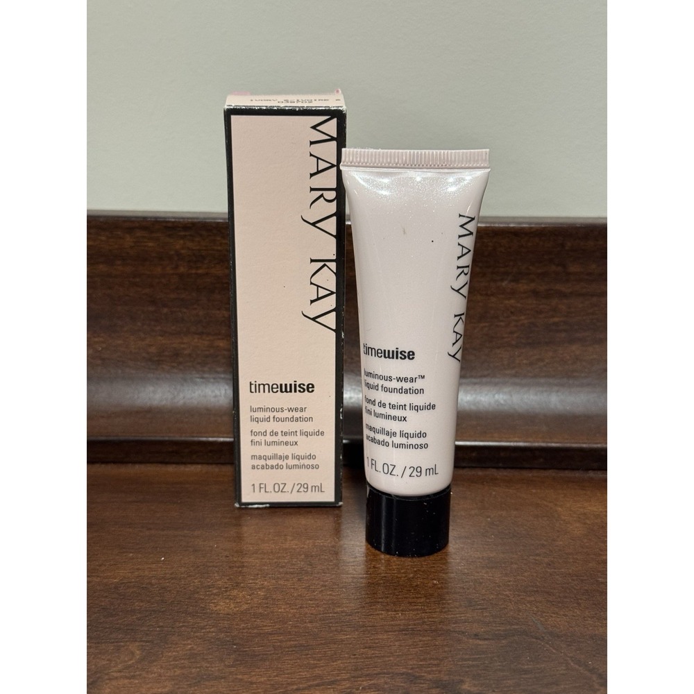 Mary Kay TimeWise Luminous-Wear Liquid Foundation Ivory 6 (038702) 1 fl oz NIB
